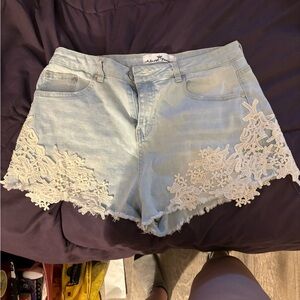 Almost famous high rise shorts